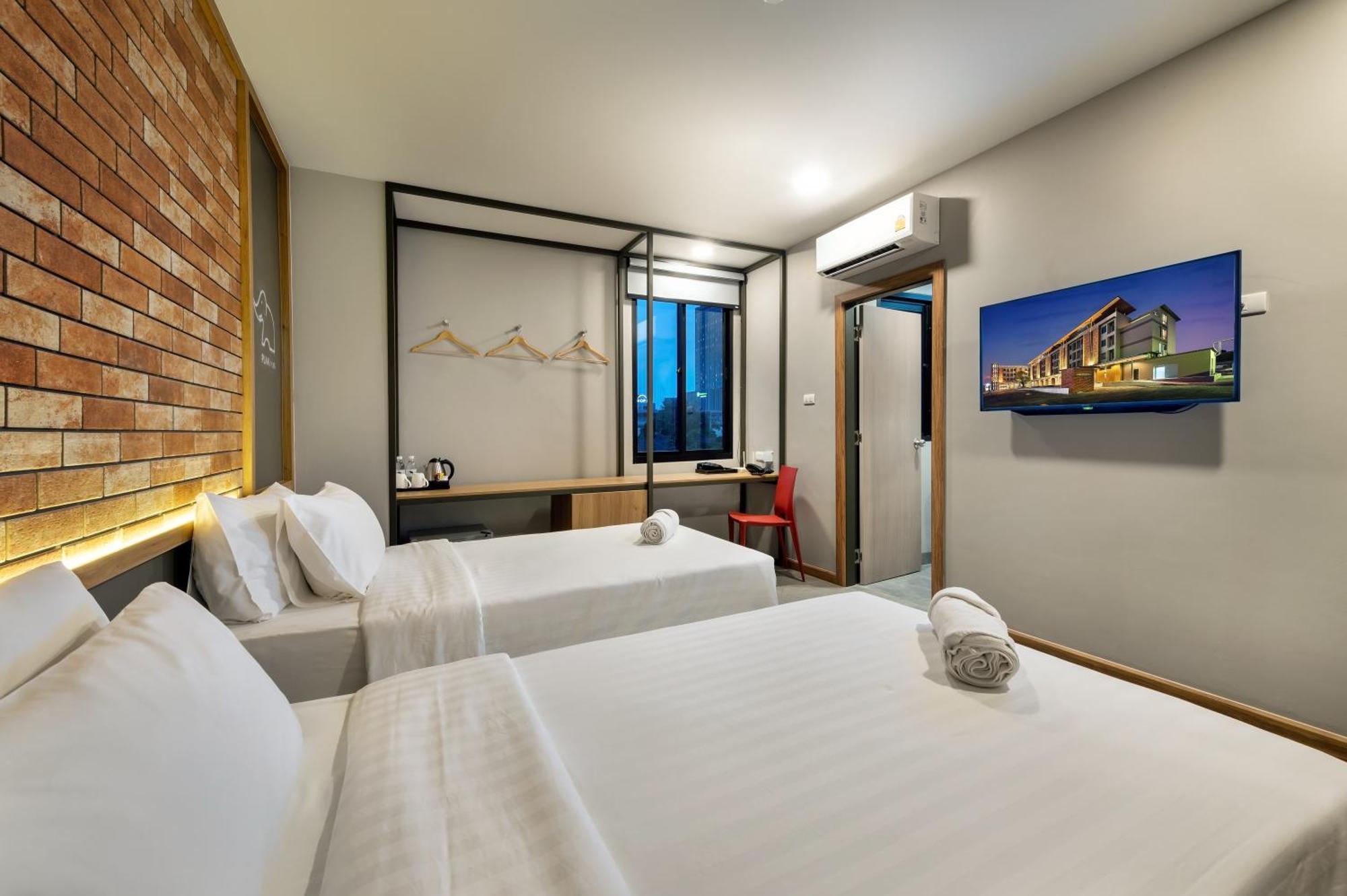 Plaai Plus Hotel ระยอง ภายนอก รูปภาพ